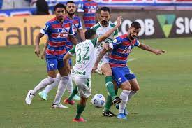 Free kick for chapecoense sc in the half of fortaleza ec ce. Qtct3ljntsbwlm
