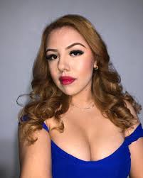 Holly Padilla's Instagram, Twitter & Facebook