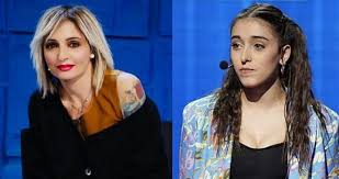Biografia ballerina vincitrice del programma, età, carriera, insatgram, bullismo, fidanzato chi è giulia stabile? Giulia Stabile E Veronica Peparini Si Conoscevano Prima Di Amici Video