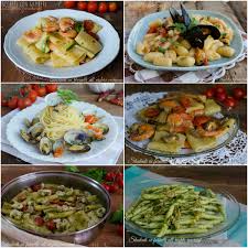 Sperimenta la facile ricetta del risotto con calamari e pomodorini o la classica versione alla pescatora, oppure assapora un'insolita ma sfiziosa lasagna di pesce appetitosissima grazie a una veloce cottura. Primi Piatti Facili Vigilia Di Natale 2015 Ricette Economiche