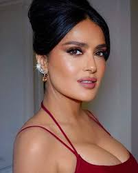 She looks so beauty , Salma Hayek 💋💖 #BOOMchallenge #salmahayek