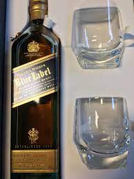 Johnnie walker keep walking prestige square base rocks glass set | set of 2 glasses. Johnnie Walker Blue Label Gift Box With 2 Crystal Glasses 40 Whiskyexclusive