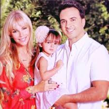 American, puerto rican … continue reading luis fonsi wiki: Luis Fonsi Feliz Dia Mujeres Por Aquellas Que Te Llenan