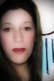 Evelyn Medeiros's Instagram, Twitter & Facebook