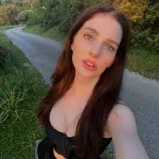 Alisha Gibson (@alishacutie99)