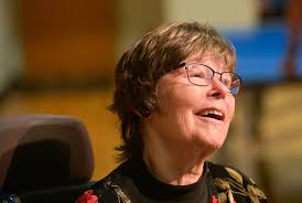 Las personas con trastornos del movimiento se benefician del ping-pong