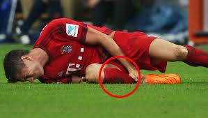 All robert lewandowski cars collection, new and expensive cars. Robert Lewandowski Geldstrafe Wegen Falscher Schienbeinschoner