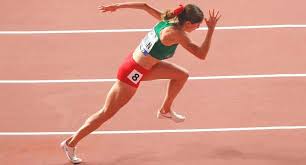 La velocista mexicana de 24 años, paola moran, representa un orgullo para los mexicanos y una esperanza de una medalla de hora, ya que en su último enfrentamiento en tokio 2020 en atletismo 400 metros planos, la corredora ocupó el tercer lugar asegurando su pase a la semifinal. 0ycy Kyhl8fbvm
