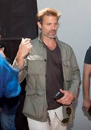 It has a premillennialist plot. Casper Van Dien Ehefrau Vermogen Grosse Tattoo Herkunft 2021 Taddlr