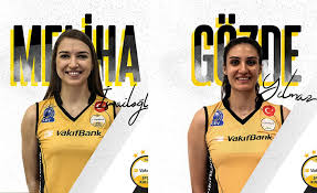 Voleybola 9 yaşında ankara'da okul takımında başladım. Eczacibasi Vitra Nin Meliha Ve Gozde Si Vakifbank Ta