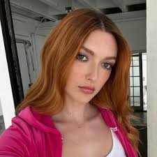 Annika Ross (@annikarosss)