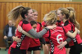 Vtv freier grund 2016 e.v. Volleyballerinnen Votieren Fur Aufstieg Vtv Freier Grund Will In Die Regionalliga Neunkirchen
