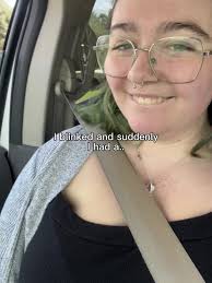 Olivia Yates (@thatonemomfriendliv_)