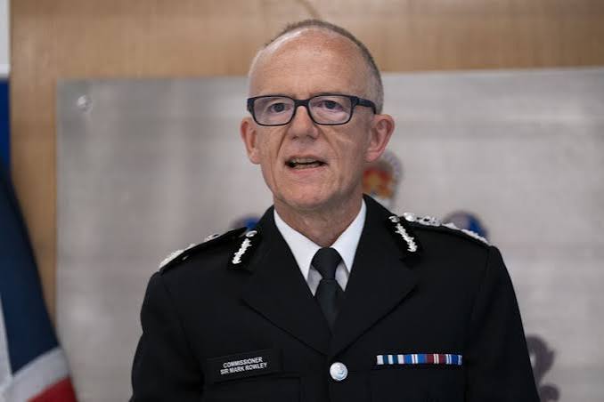 🚨 Metropolitan Police Commissioner Sir Mark Rowley has spoken out against the shocking online abuse directed at PC Fiona Shaik Umar, a Muslim police officer who has been recognised for her outstanding