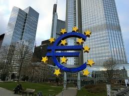 The Euro Symbol Eurotower Frankfurt Traveller Reviews Tripadvisor