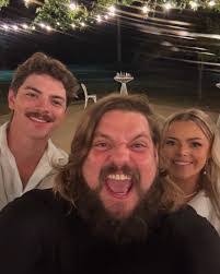 Dirk Owen's Instagram, Twitter & Facebook