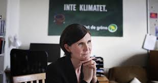 Märta stenevi har valts till miljöpartiets nya kvinnliga språkrör på partiets extrakongress, och efterträder därmed isabella lövin (mp) som lämnar politiken. Marta Stenevi I Asylgral Med Katrin Stjernfeldt Jammeh Hd