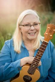 Karen Maxson's Instagram, Twitter & Facebook