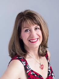 Amy Schoen's Instagram, Twitter & Facebook