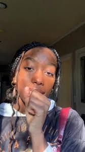 Deshon Russ's Instagram, Twitter & Facebook