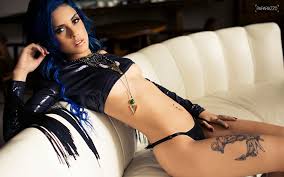 Tati Zaqui - Paparazzo