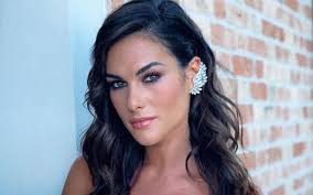 Che estate per valentino rossi. Francesca Sofia Novello A Sanremo 2020 Fidanzata Di Valentino Rossi Sul Palco Con Amadeus