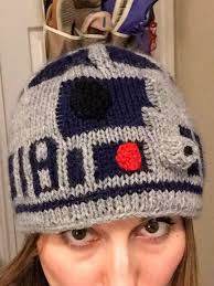 Il faut s'inscrire pour avoir les explications. Knitted An R2d2 Hat For My Friend Starwars