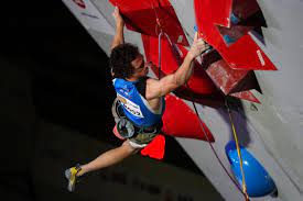 Adam ondra z čr v disciplíně lezení na obtížnost. Sportovni Lezeni Olympijskytym Cz