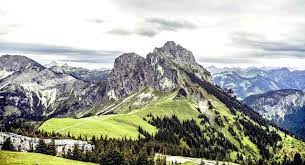 Das traditionelle haus mit bergblick ist sehr zentral gelegen, aber doch mitten in der natur. Immobilie Mit Bergblick Makler Munchen