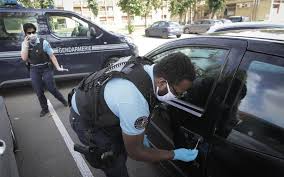 Dans l'escadron, ses camarades le. Il A Refuse D Obtemperer Et Degaine Un Couteau Quand Les Gendarmes Deviennent Des Cibles Le Parisien