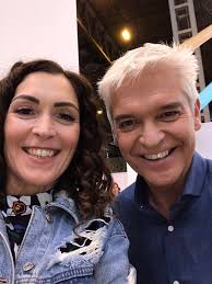 Victoria Lewis (@simmisenny)