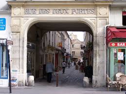 Passage Des Deux Portes Versailles Ile De France Politique En France
