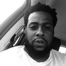 Shanna Bowling's Instagram, Twitter & Facebook