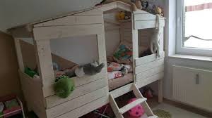 Massivum offers classic but also unusual furniture made of natural products such as solid wood, mesh, leather and. Massivholz Kinderbett 90x200 In Bayern Wackersdorf Babywiege Gebraucht Kaufen Ebay Kleinanzeigen