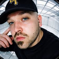 Guitar lesson plans for beginners with a teacher