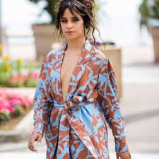 Sie und ihre begleiterinnen sind betont ungeschminkt, die in. Camila Cabello Kampft Gegen Ihre Sozialphobie An Gibt Fans Tipps Bigfm