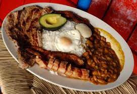 recette de la bandeja paisa blog voyage en amerique du sud recette recettes de cuisine cuisine colombienne
