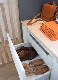 Gris Dili Marion Lanoe Architecte D Interieur Et Decoratrice Lyon Aix En Provence En 2020 Architecte Interieur Meuble Salle A Manger Idee Entree Maison