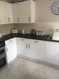 67 5cm X 2m D C Fix Glossy White Sticky Back Plastic Vinyl Wrap Film 346 8075 Vinyl Wrap Kitchen Plastic Kitchen Cabinets Sticky Back Plastic
