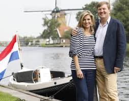 Von einer nationalen tragödie zu sprechen, wäre zu hoch gegriffen. Leontine Von Schmettow Ehemann Leontine Grafin Von Schmettow Royal Talk Uber Die Hochzeit Von P News Photo Getty Images Prinz Philip Herzog Von Edinburgh Und Ehemann Der Britischen Konigin Elizabeth