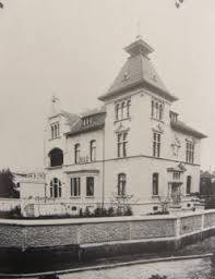Christian haub und die ehefrau seines verschollenen bruders, katrin haub, kämpfen um die macht im konzern. Historie Ruhr Gallery Mulheim Galerie An Der Ruhr