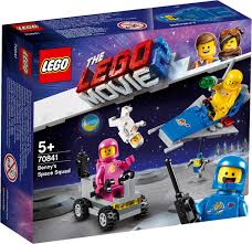 With the second lego movie release in 2019, it was originally planned for the lego movie 3 to be released somewhere in 2021. Lego The Lego Movie Bennys Weltraum Team 70841 Test Testbericht De August 2021