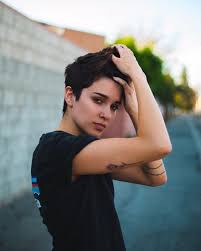Ranging from pliable pomades to intense hold hairsprays, and something in between. Short Tomboy Hairstyle Tomboy Hairstyles Androgynous Hair Lesbian Hair