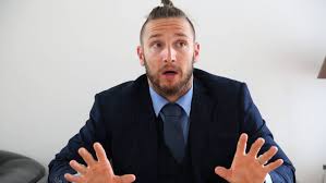 Maybe you would like to learn more about one of these? Velvet Kockahas Shane Tusup Felmeztelen Fotot Posztolt Magarol A Facebookra