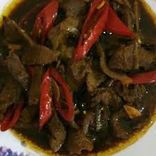 Resep daging sapi kecap, sajian ini akan terasa lebih nikmat dan lebih lezat jika disantap dengan bahan pelengkap seperti nasi hangat, kerupuk keriuk dan sedikit taburan bawang goreng diatasnya. Resepi Daging Masak Kicap Simple Tapi Sedap