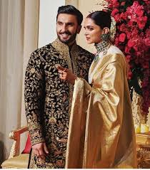 Deepika Padukone And Ranveer Singh Look Every Bit Royal As They Kickstart Their Wedding Reception Hungryboo Deepika Padukone Style Bollywood Wedding Deepika Ranveer