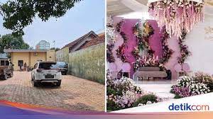 Namun dekorasi pelaminan yang megah dan elegan tentu membutuhkan biaya yang tak sedikit. Dekorasi Pernikahan Di Rumah Ini Viral Bikin Yang Nikah Di Gedung Menyesal