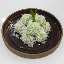 1/2 sdt garam dapur atau garam halus. 10 Jajanan Tradisional Dengan Lelehan Gula Merah Yang Lumer Di Mulut