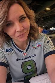 Ok I getting excited for Sunday. From The SF Bay Area. Go Seahawks. Beat  those Rams.