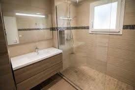 Salle de bain beige marron: Nos Renovations Salle De Bain Galeries Photo Ar Interieur